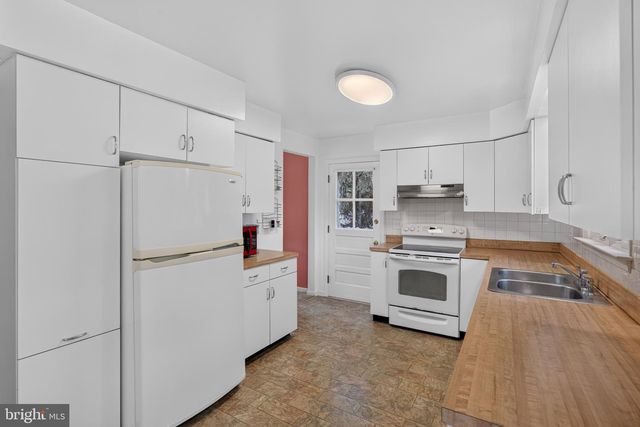 3106 HEARTHSTONE RD, Ellicott City, MD 21042