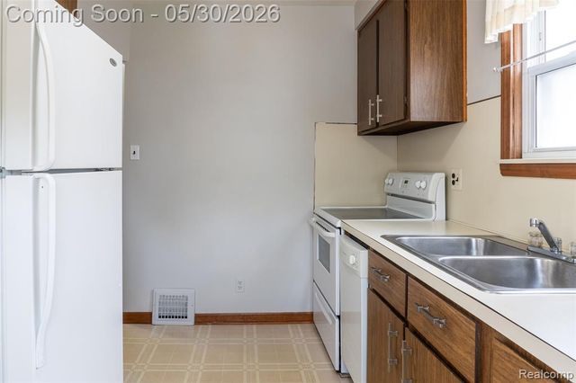 4156 Burns Avenue, Lincoln Park, MI 48146