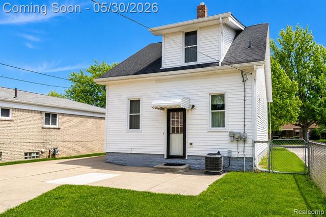 4156 Burns Avenue, Lincoln Park, MI 48146