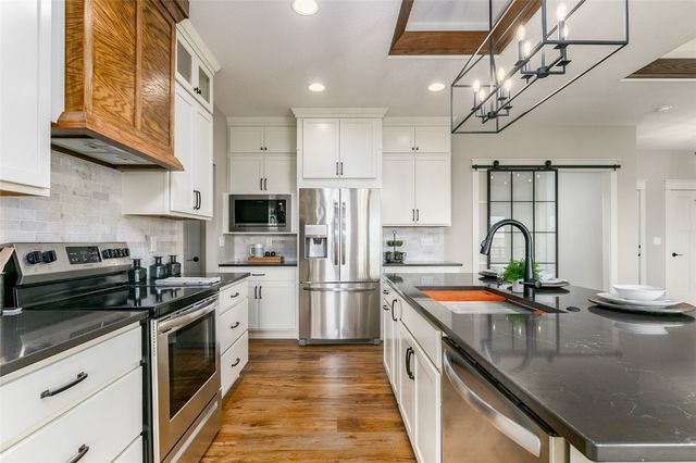 1821 Cottage Ridge Drive, Marion, IA 52302