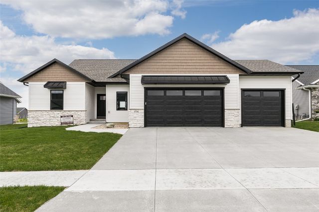 1821 Cottage Ridge Drive, Marion, IA 52302