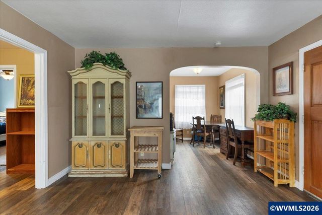 1090 15th St, Salem, OR 97301