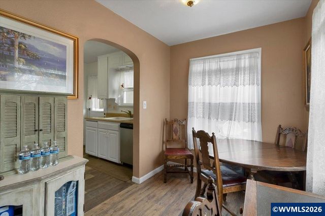 1090 15th St, Salem, OR 97301