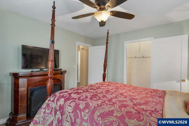 1090 15th St, Salem, OR 97301