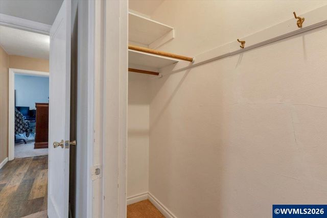 1090 15th St, Salem, OR 97301