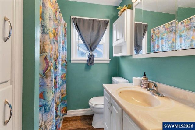 1090 15th St, Salem, OR 97301