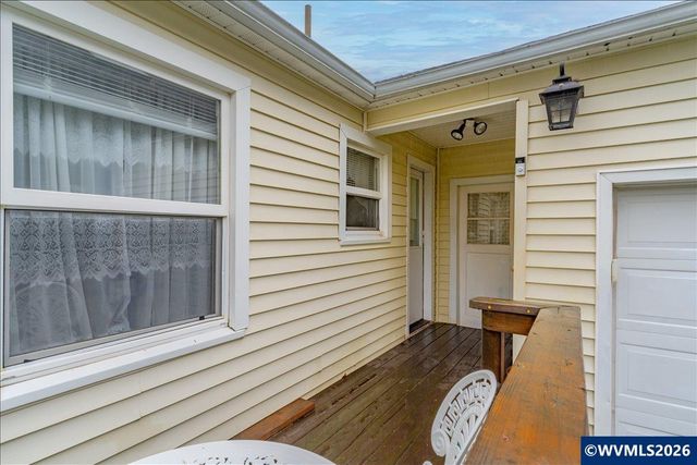 1090 15th St, Salem, OR 97301