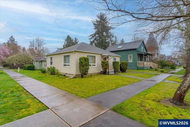 1090 15th St, Salem, OR 97301