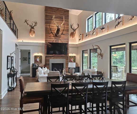 2714 Whitestocking Road, Burgaw, NC 28425