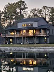 2714 Whitestocking Road, Burgaw, NC 28425