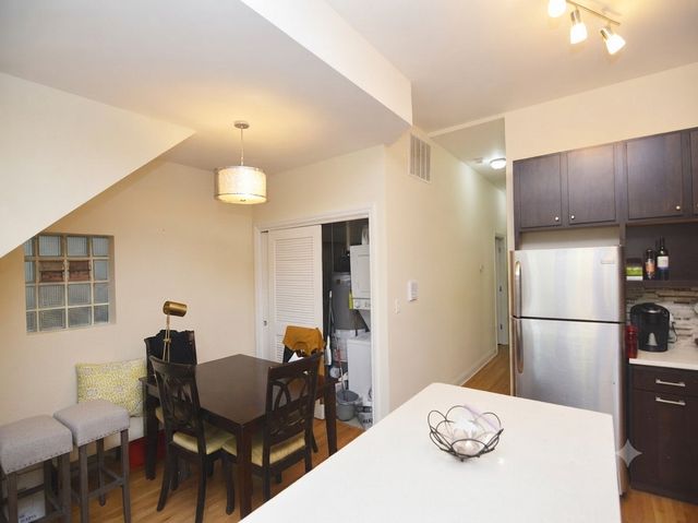 2110 W 18th Place, Chicago, IL 60608