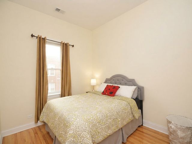 2110 W 18th Place, Chicago, IL 60608