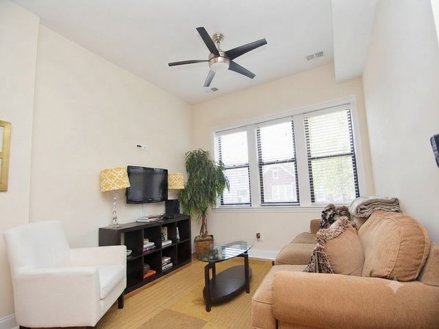 2110 W 18th Place, Chicago, IL 60608