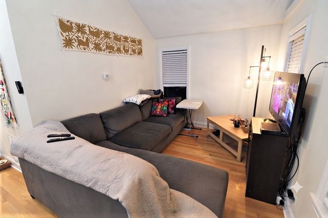 2110 W 18th Place, Chicago, IL 60608