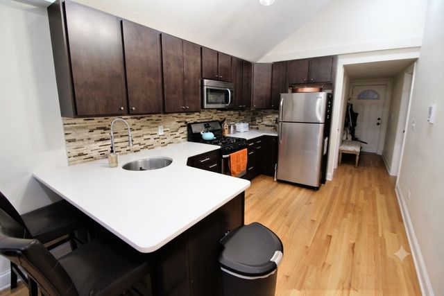 2110 W 18th Place, Chicago, IL 60608
