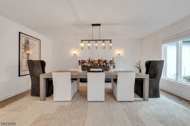 16 E Greenbrook Rd, North Caldwell Boro, NJ 07006