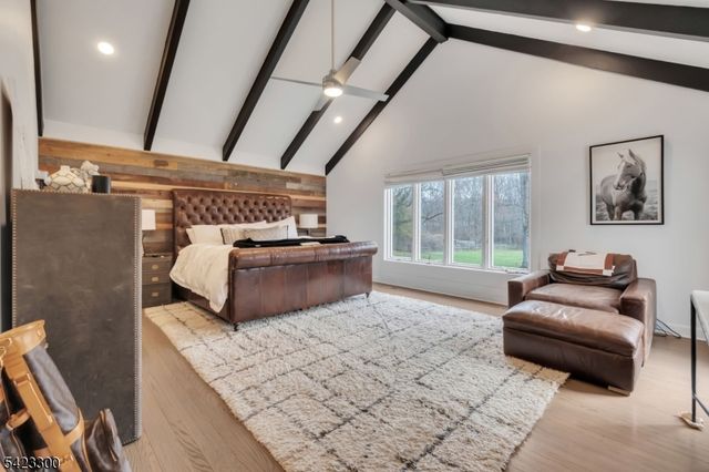 16 E Greenbrook Rd, North Caldwell Boro, NJ 07006