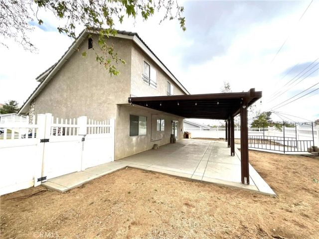 1078 W King Street, Banning, CA 92220