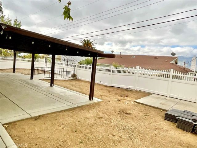 1078 W King Street, Banning, CA 92220