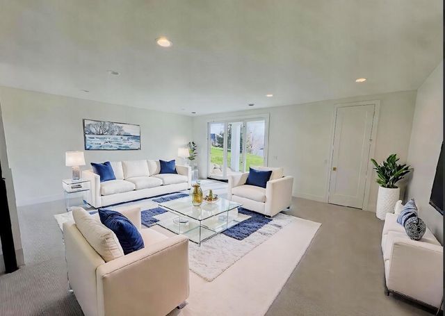 11184 Johnson Ridge, Eden Prairie, MN 55347