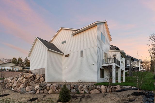 11184 Johnson Ridge, Eden Prairie, MN 55347