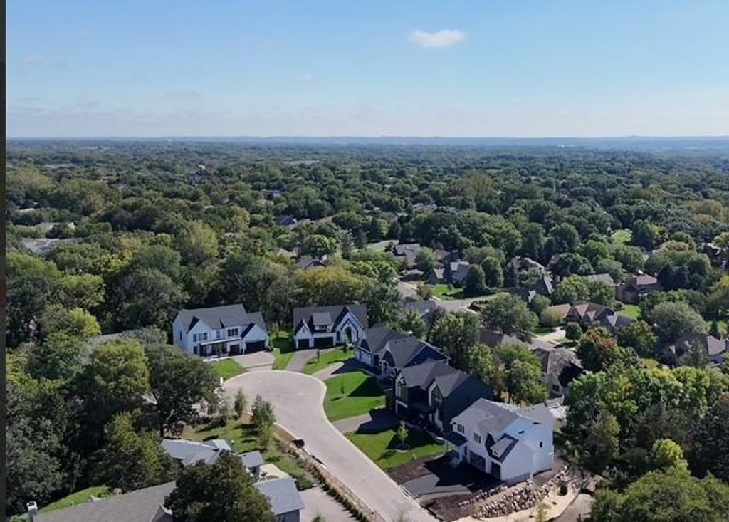11184 Johnson Ridge, Eden Prairie, MN 55347 — photo 2