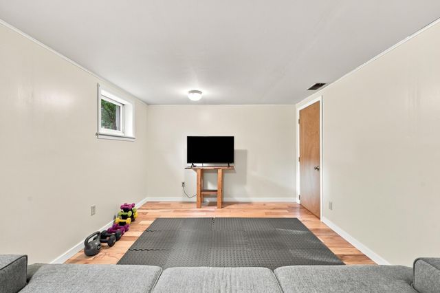1349 4th Avenue S, Fargo, ND 58103