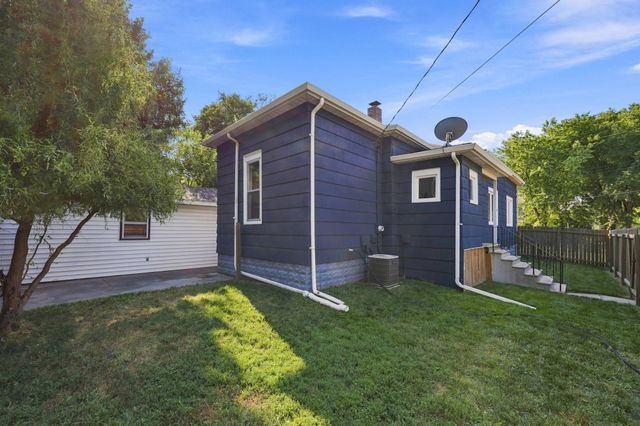 1349 4th Avenue S, Fargo, ND 58103