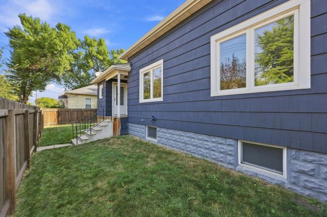 1349 4th Avenue S, Fargo, ND 58103