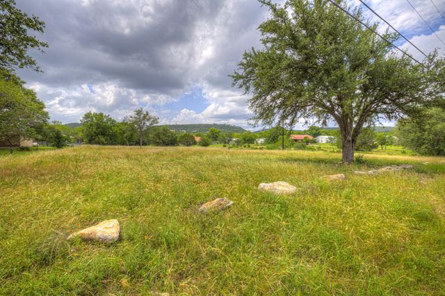 641 Rainbow RDG, Canyon Lake, TX 78133