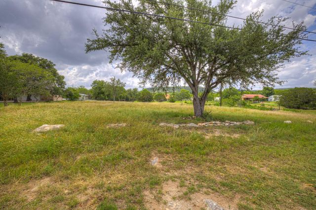 641 Rainbow RDG, Canyon Lake, TX 78133