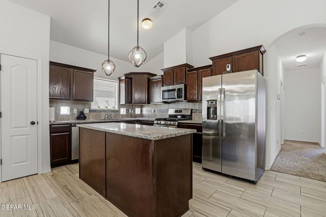 14329 Nick Drahos Lane, Horizon City, TX 79928