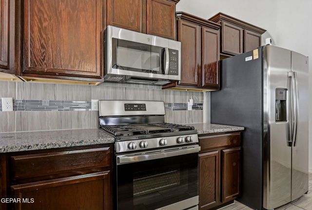 14329 Nick Drahos Lane, Horizon City, TX 79928