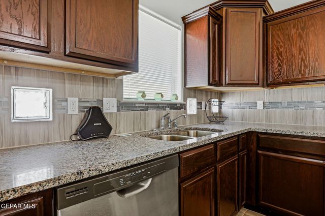 14329 Nick Drahos Lane, Horizon City, TX 79928