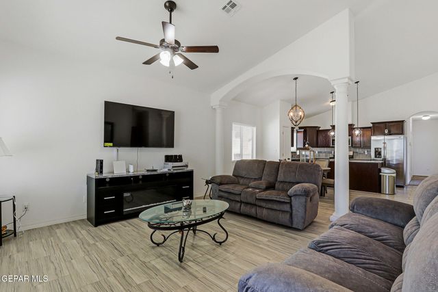 14329 Nick Drahos Lane, Horizon City, TX 79928