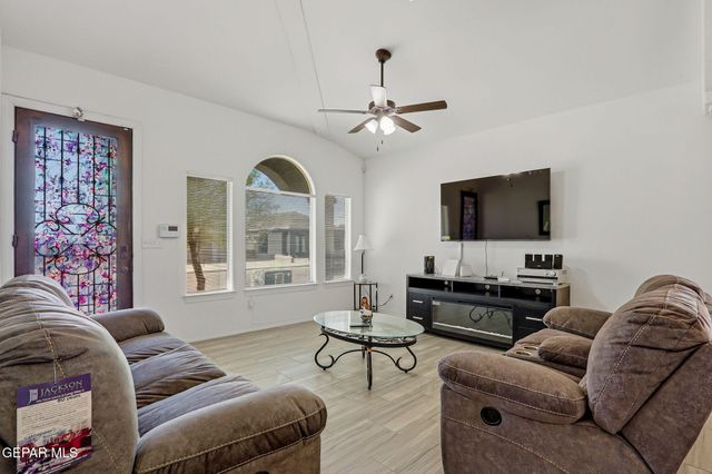 14329 Nick Drahos Lane, Horizon City, TX 79928