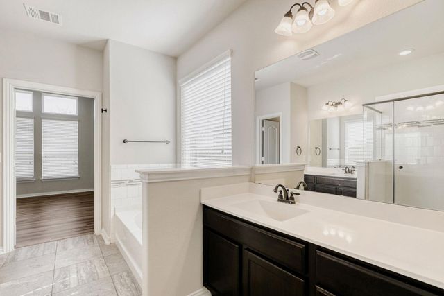 401 Pecan Bayou CT, Leander, TX 78641