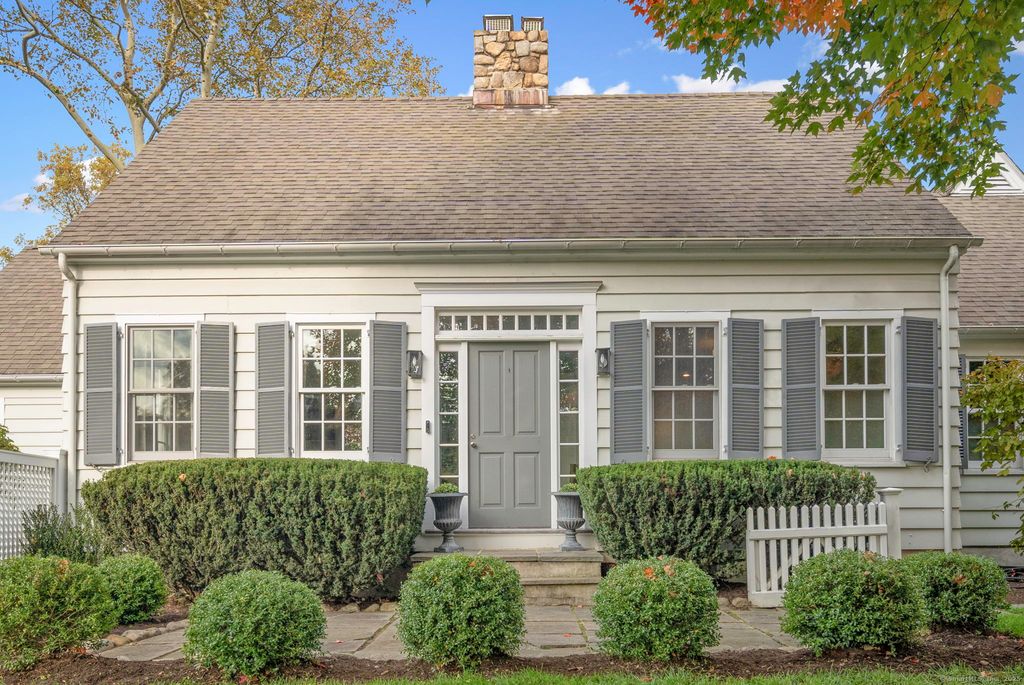 1 Flicker Lane, Norwalk, CT 06853