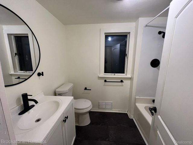 1910 Prospect Street, Lansing, MI 48912