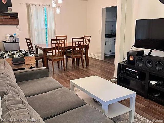 1910 Prospect Street, Lansing, MI 48912