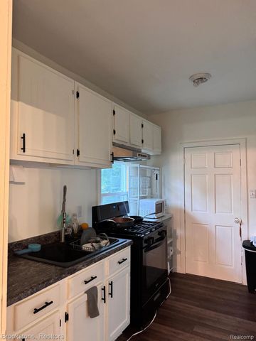 1910 Prospect Street, Lansing, MI 48912