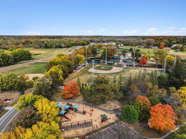 907 Greenlawn Avenue W, Delano, MN 55328