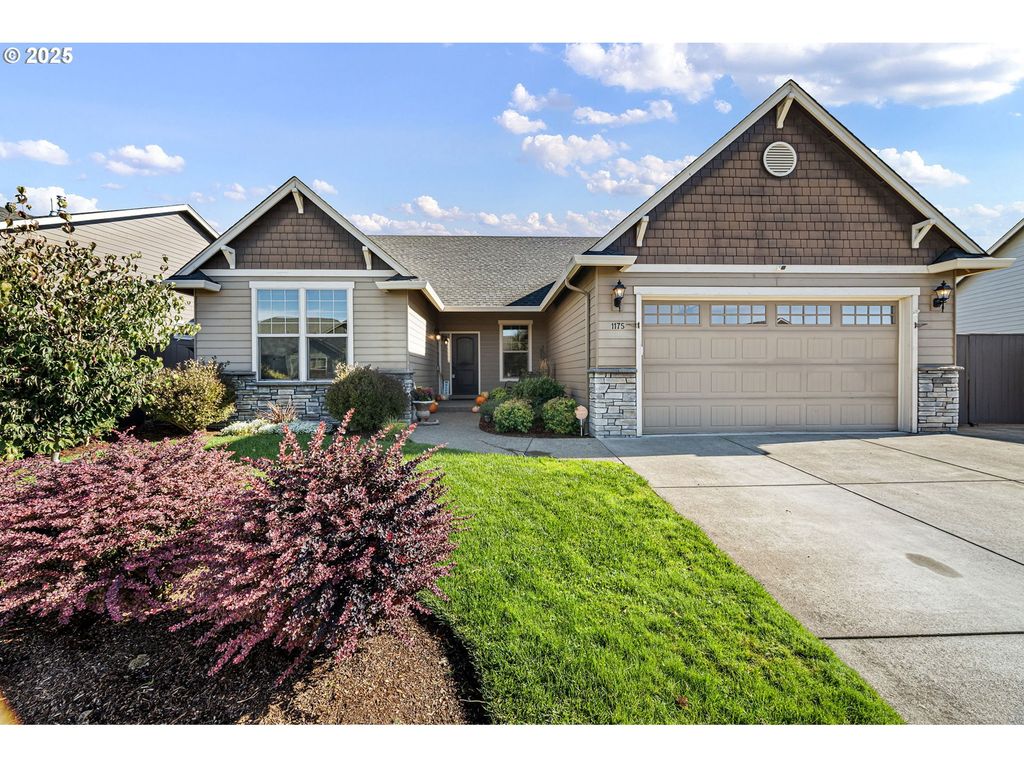 1175 S 40TH Pl, Springfield, OR 97478