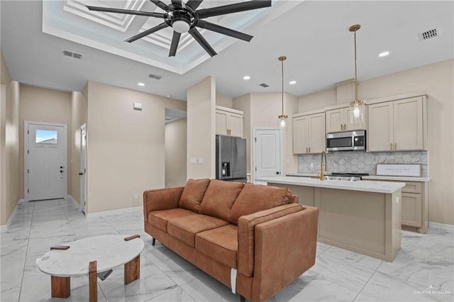 2700 E Conroe Road, Edinburg, TX 78542