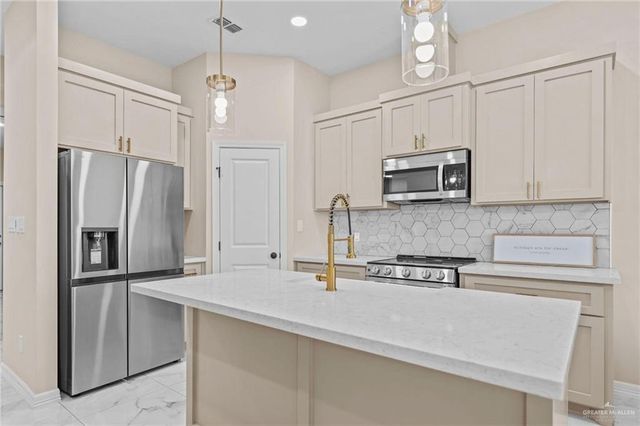 2700 E Conroe Road, Edinburg, TX 78542