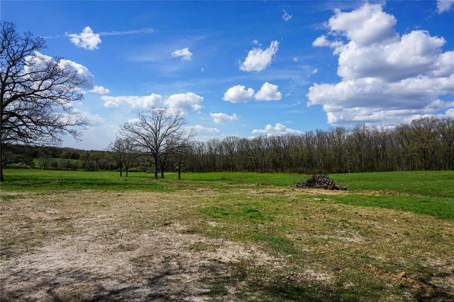 18626 CR 1000, St James, MO 65559