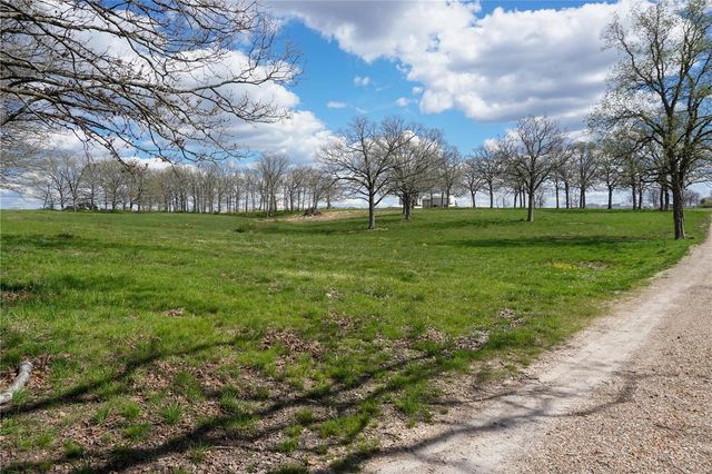 18626 CR 1000, St James, MO 65559