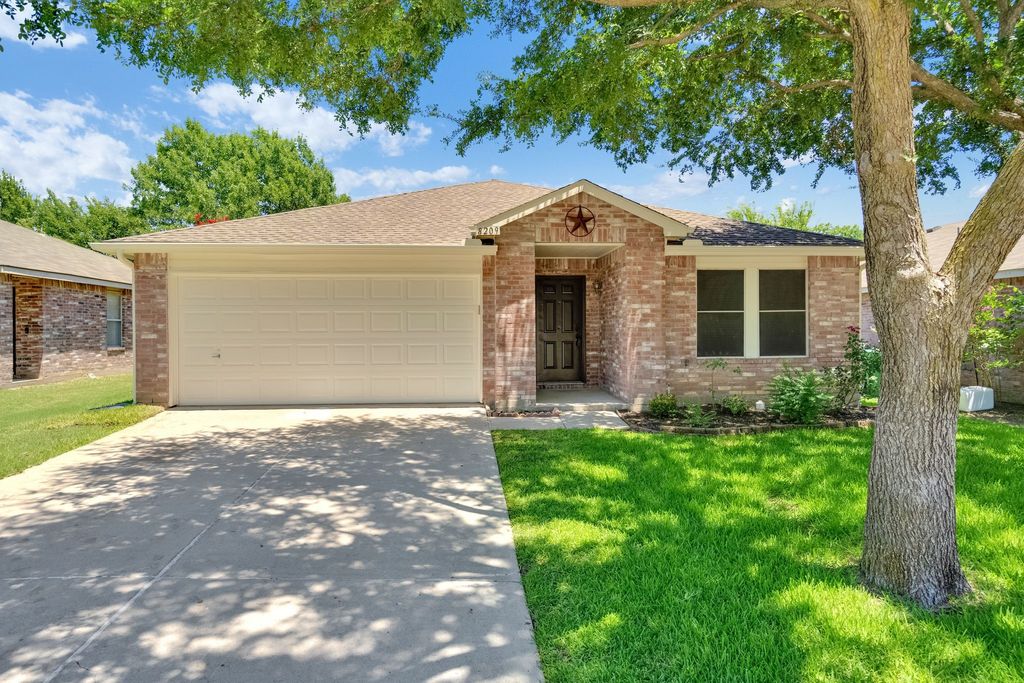 8209 Winding Stream Lane, Denton, TX 76210