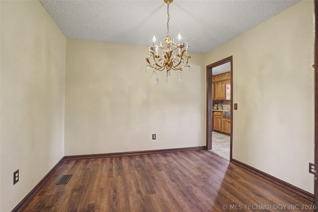 2224 W Louisville Street, Broken Arrow, OK 74012