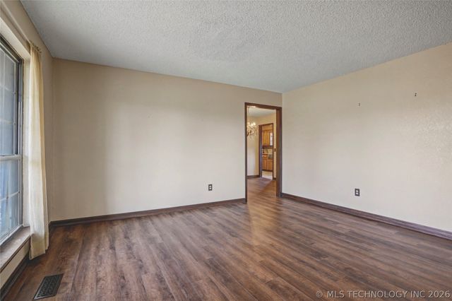 2224 W Louisville Street, Broken Arrow, OK 74012